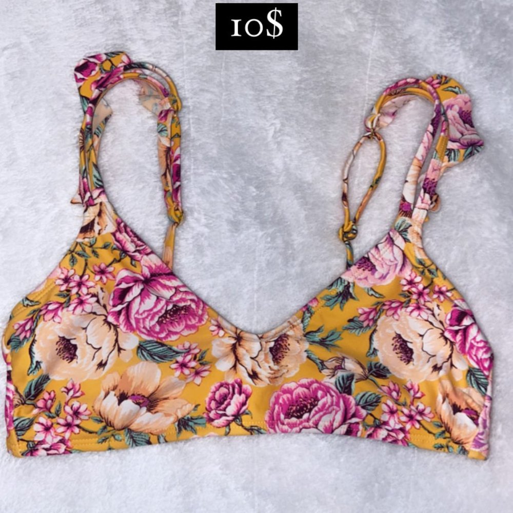 Xhilaration Floral Bikini Top